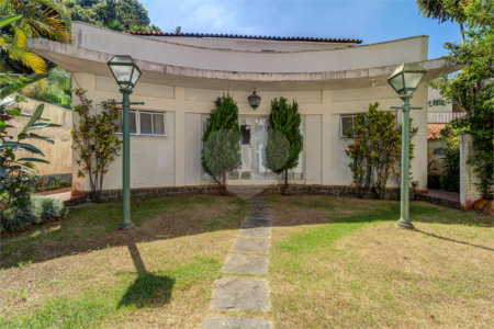 Sobrado à venda com 5 quartos, sendo 4 suítes, em Granja Julieta, São Paulo, SP