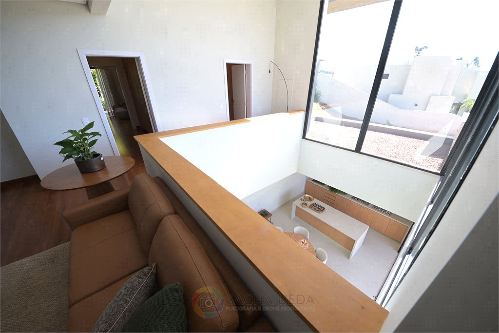 Casa à venda com 4 suítes no condomínio Villa dos Pinheiros, Indaiatuba - SP