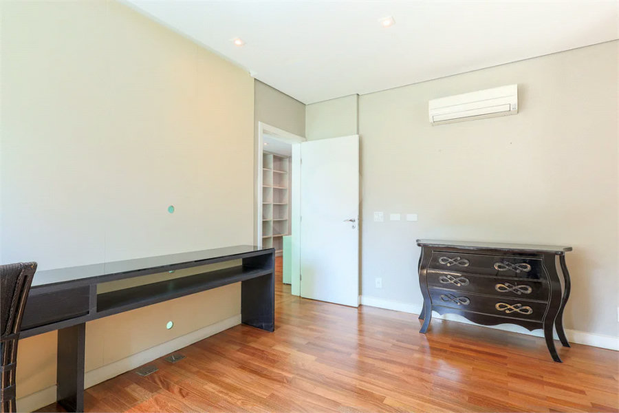 Apartamento à venda com 4 suítes, em Jardim Europa, São Paulo, SP