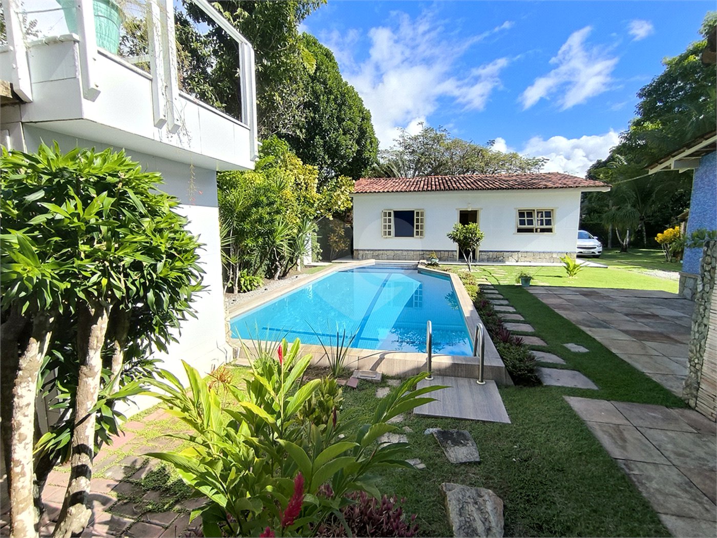 Casa à venda com 4 quartos, sendo 2 suítes, no Centro, Santa Cruz Cabrália, BA