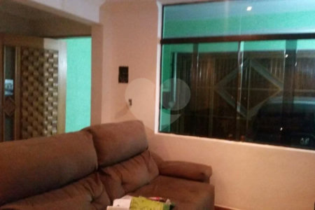Sobrado à venda com 3 quartos, sendo 1 suíte, em Vila Mazzei, São Paulo, SP