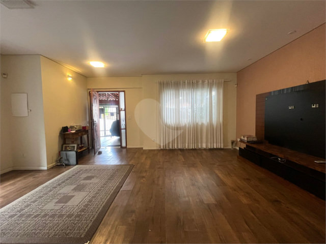 Casa à venda com 4 quartos, sendo 1 suíte,  em Jardim França, São Paulo, SP