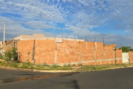 Sobrado à venda com 2 quartos em Cidade Jardim, Araraquara, SP
