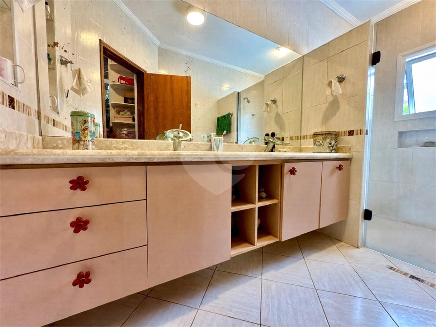 Casa à venda com 5 quartos, sendo 4 suítes, no condomínio Porto Atibaia, Atibaia - SP
