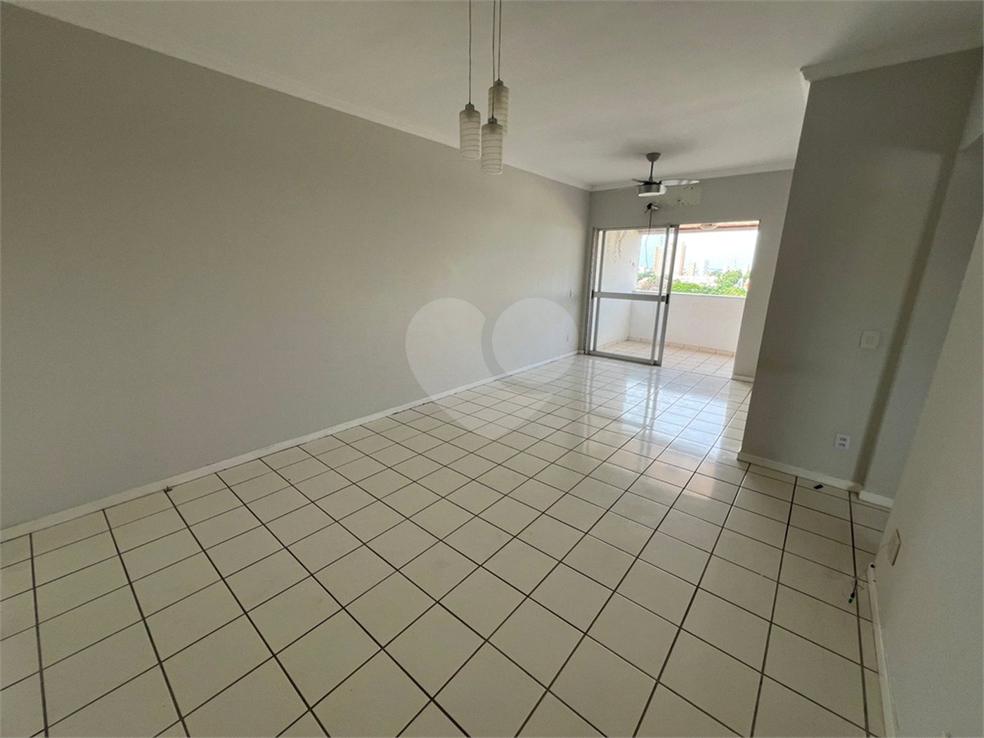 Apartamento à venda com 2 quartos, sendo 1 suíte, em Araés, Cuiabá, MT