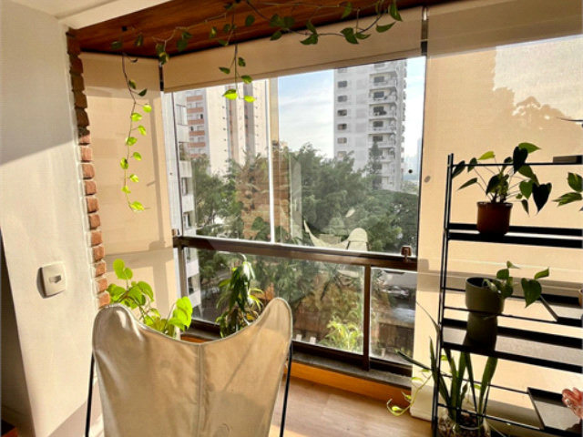 Apartamento à venda com 2 quartos, sendo 1 suíte,  em Campo Belo, São Paulo, SP