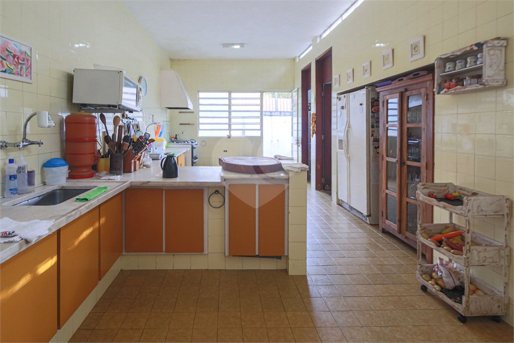 Sobrado à venda com 4 quartos, sendo 3 suítes, em Chácara Monte Alegre, São Paulo, SP