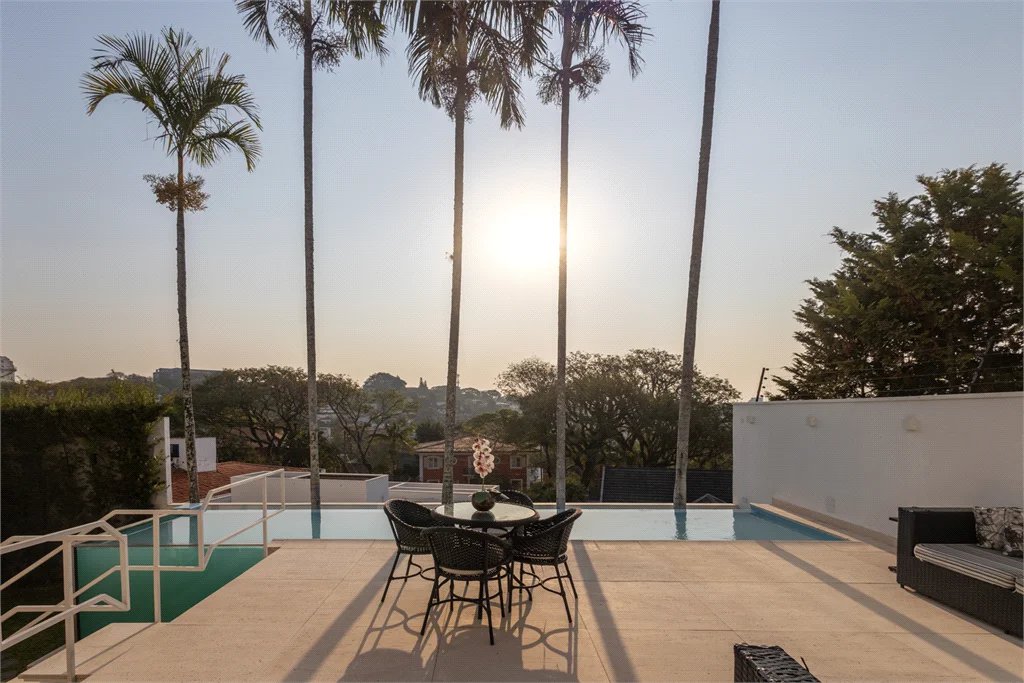 Casa à venda com 4 suítes em Jardim Guedala, São Paulo, SP