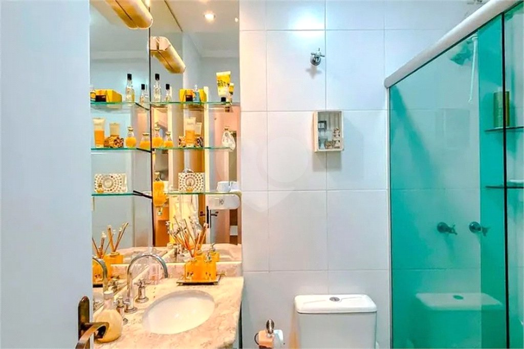 Casa à venda com 3 suítes no condomínio Oiti Residencial, São Paulo - SP