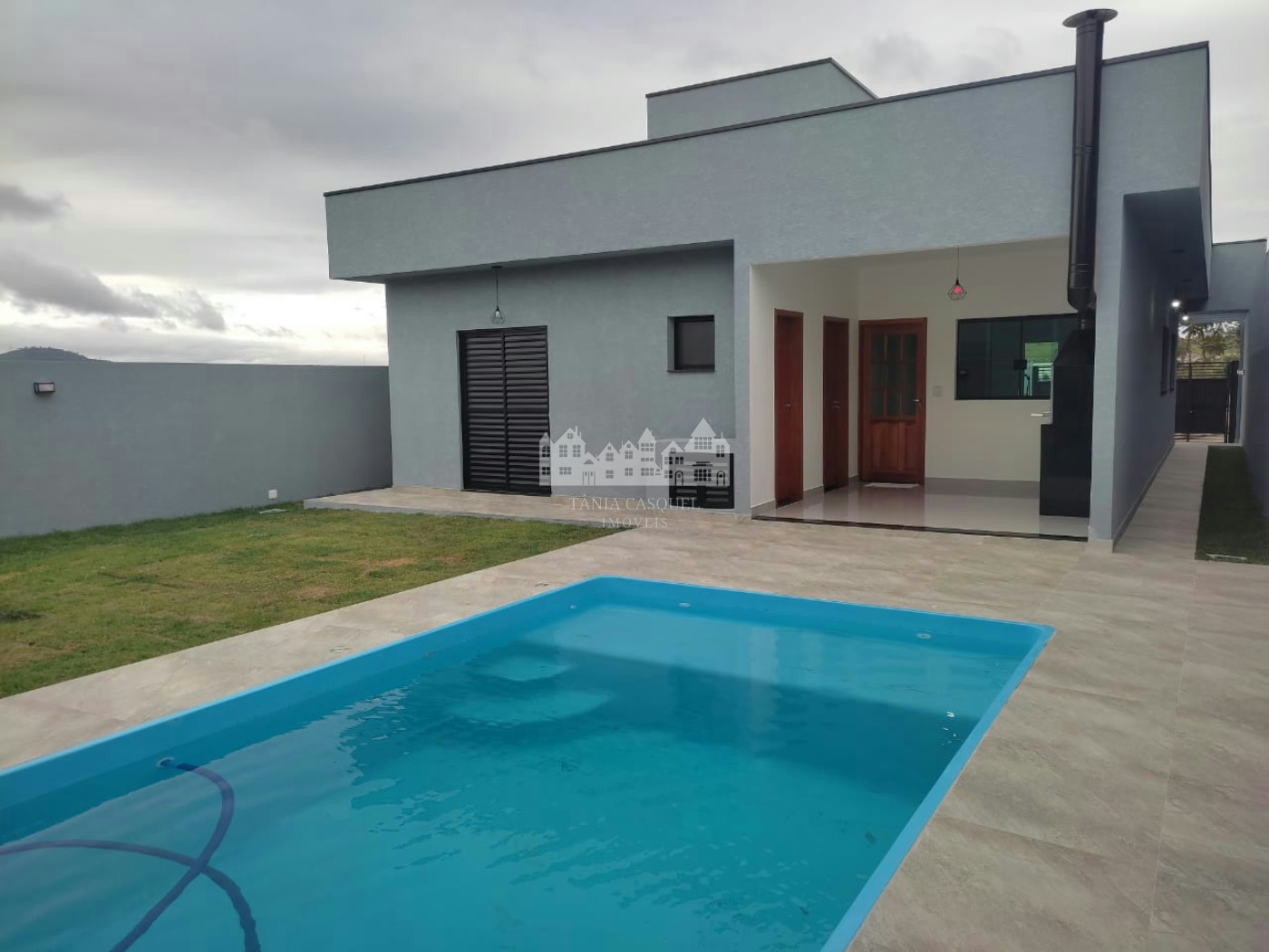 Casa térrea à venda com 3 quartos, sendo 1 suíte, em Loteamento Parque Residencial Serras de Atibaia II, Atibaia - SP