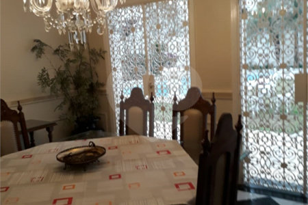 Casa à venda ou para alugar com 5 suítes em Jardim Leonor, São Paulo, SP