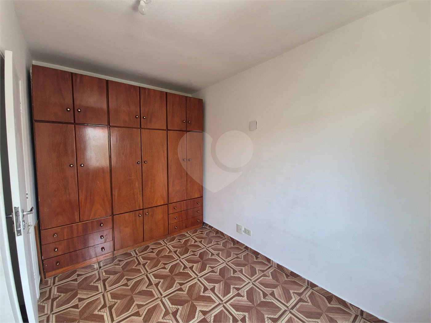 Casa à venda com 3 quartos, sendo 2 suítes, no condomínio Quintas Marajoara, São Paulo - SP