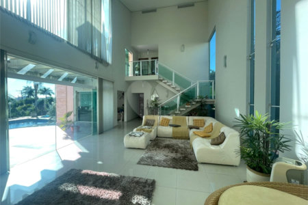 Casa à venda com 4 suítes no condomínio Haras Paineiras, Salto - SP