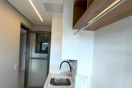 Apartamento à venda com 3 quartos, sendo 1 suíte,  em Parque Industrial Tomas Edson, São Paulo, SP