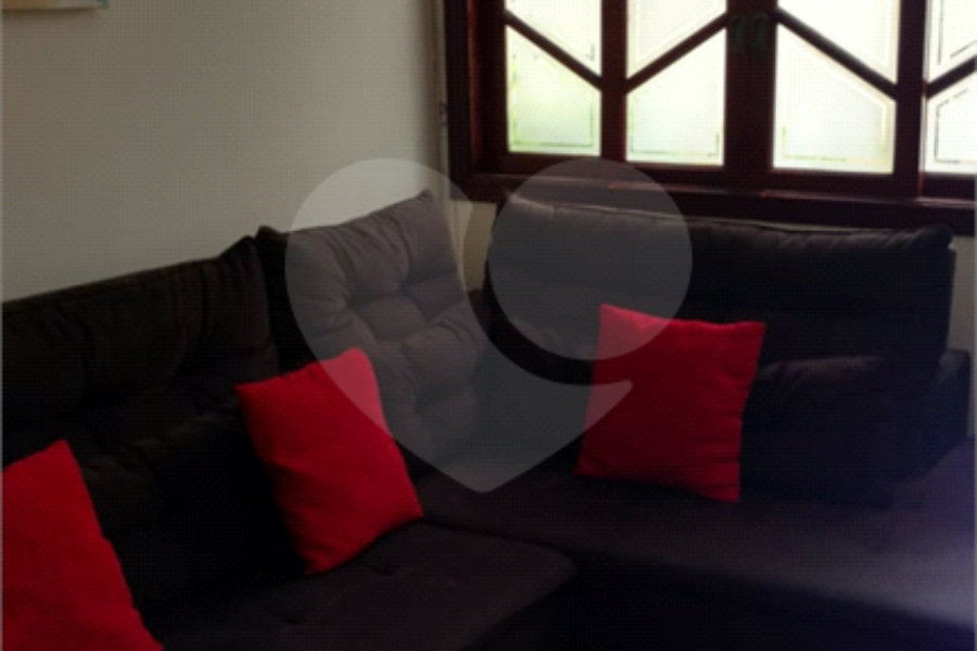 Casa à venda com 3 quartos, sendo 1 suíte, no condomínio Morada de Itapuã, São Paulo - SP