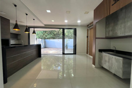Casa à venda com 3 quartos, sendo 1 suíte, no condomínio Jardim Guarujá, Salto - SP