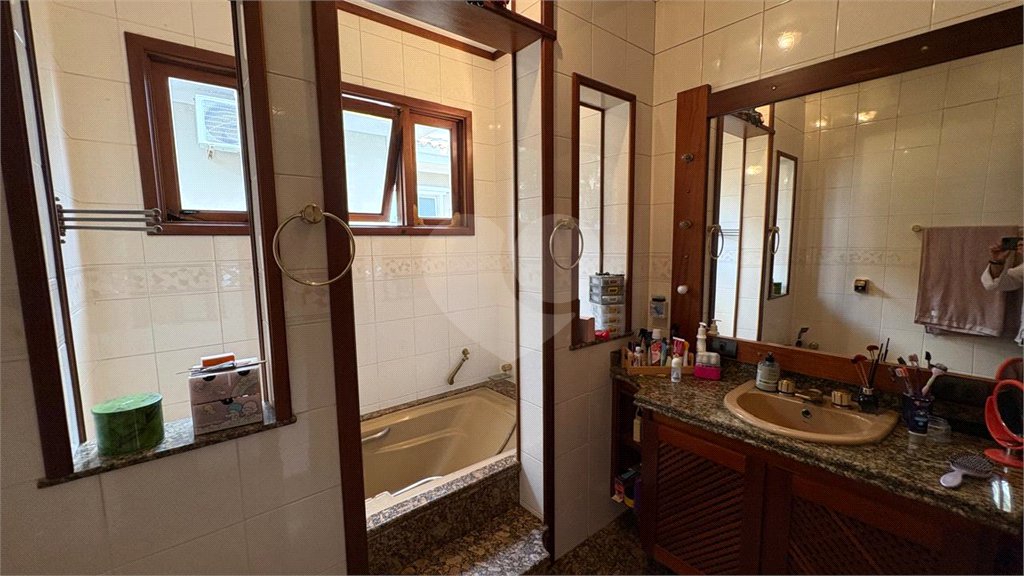 Casa à venda com 5 quartos, sendo 2 suítes,  no condomínio Village D'avignon, Sorocaba - SP