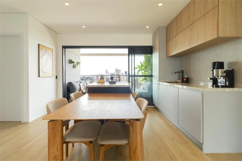 Apartamento à venda com 3 quartos, sendo 2 suítes, em Pinheiros, São Paulo, SP