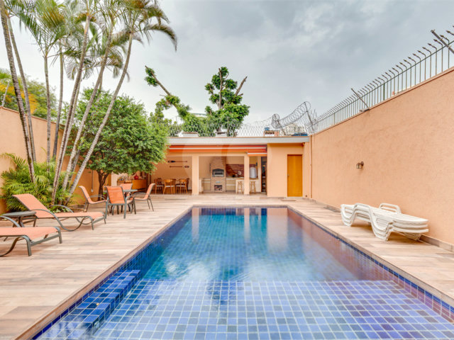 Casa à venda com 4 quartos, sendo 1 suíte,  em Brooklin, São Paulo, SP