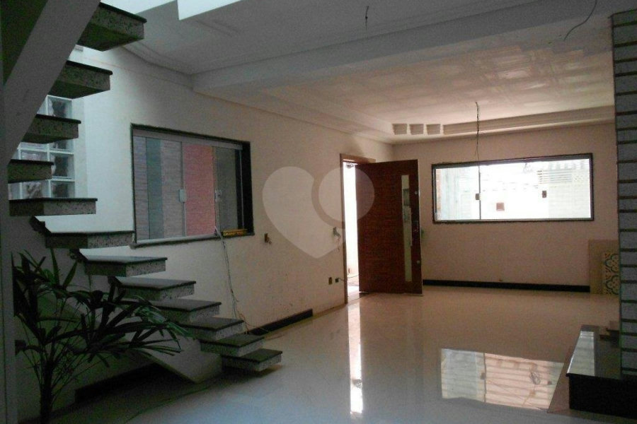 Sobrado à venda com 3 suítes em Vila Gustavo, São Paulo, SP