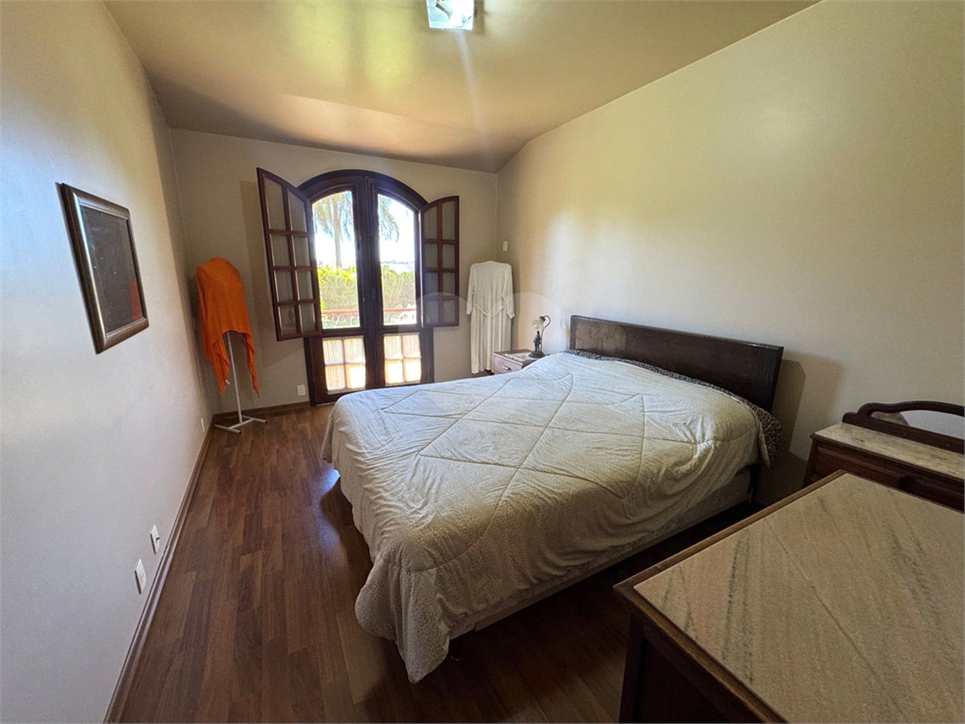 Casa à venda com 7 quartos, sendo 3 suítes,  em Jardim Colombo, Itapetininga, SP