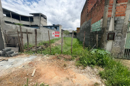 Terreno à venda em Jardim Quaresmeira II, Suzano, SP