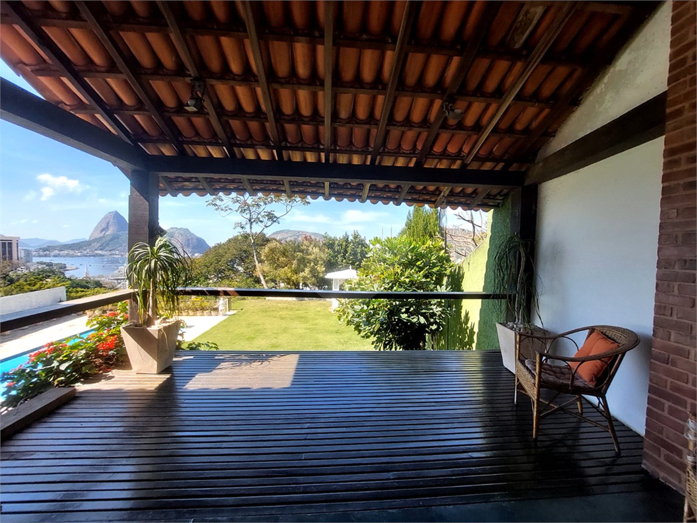 Casa à venda com 3 quartos, sendo 1 suíte, em Botafogo, Rio de Janeiro, RJ