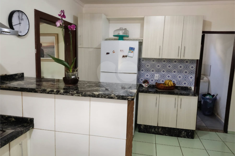 Casa à venda com 3 quartos, sendo 2 suítes, no condomínio Residencial Jardim Lago da Cantareira, Mairiporã - SP