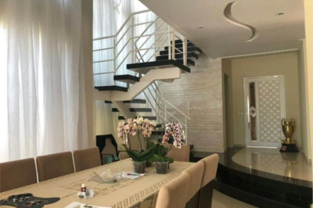 Casa à venda com 4 quartos, sendo 2 suítes, no condomínio Terras de São Francisco, Vinhedo - SP