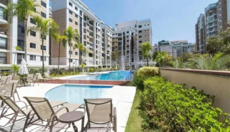 Apartamento à venda com 3 quartos, sendo 1 suíte,  em Cidade São Francisco, São Paulo, SP