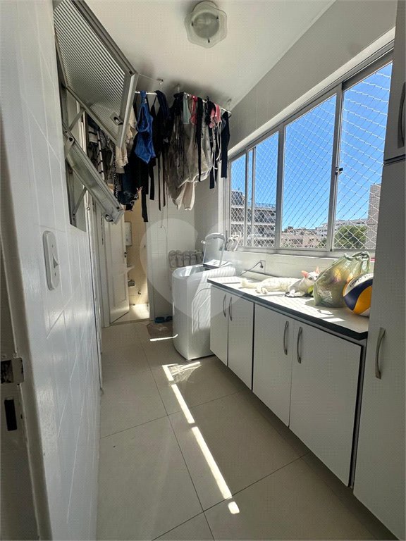 Apartamento à venda com 3 quartos, sendo 1 suíte, em Passagem, Cabo Frio, RJ