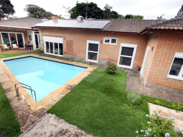 Casa Térrea à venda com 4 quartos, sendo 2 suítes,  em Interlagos, São Paulo, SP