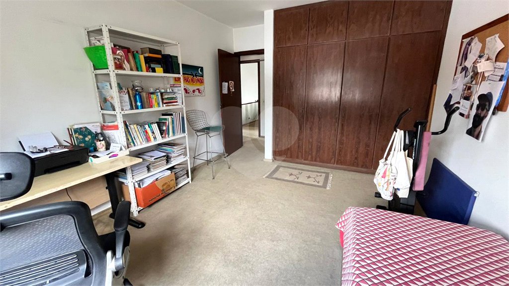 Casa à venda com 4 quartos, sendo 2 suítes, em Lar São Paulo, São Paulo, SP