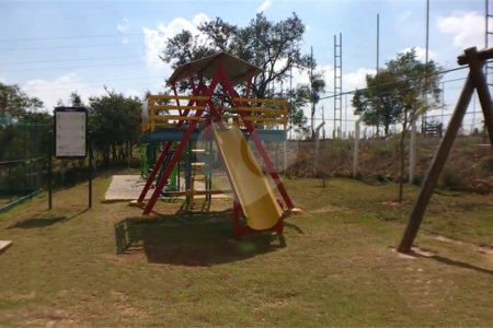 Terreno à venda com 1 suíte no condomínio Bosque dos Cambarás, Valinhos - SP