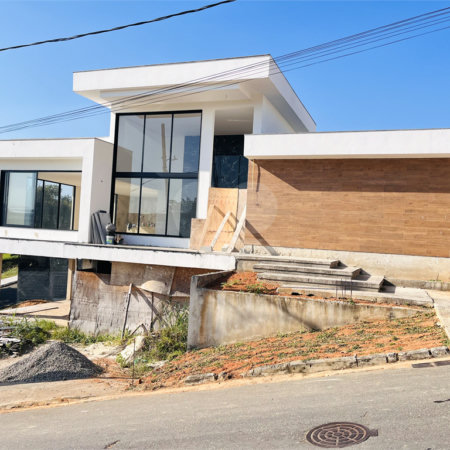 Casa à venda com 3 suítes no condomínio Residencial Green Ville, Rio de Janeiro - RJ