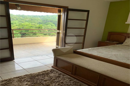 Sobrado à venda com 4 quartos, sendo 3 suítes,  no Centro, Jarinu, SP