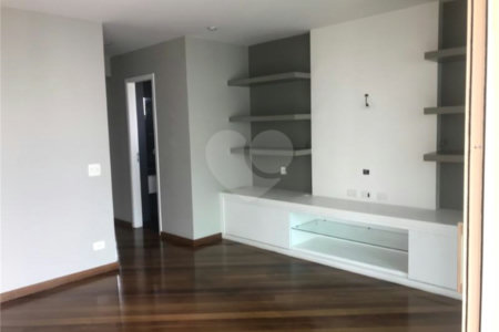 Apartamento à venda ou para alugar com 3 suítes em Moema, São Paulo, SP