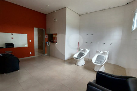Casa à venda com 4 suítes no condomínio Figueira Garden, Atibaia - SP