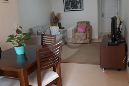 Apartamento à venda com 2 quartos em Moema, São Paulo, SP