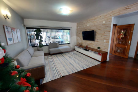 Sobrado à venda com 3 quartos, sendo 1 suíte, em Assunção, São Bernardo do Campo, SP