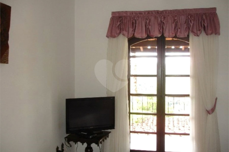 Chácara à venda com 6 quartos, sendo 2 suítes, no Centro, Serra Negra, SP