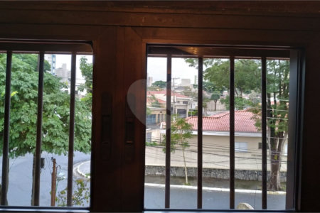 Sobrado à venda com 3 quartos, sendo 1 suíte, em Bosque da Saúde, São Paulo, SP