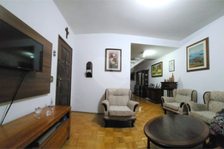 Casa à venda com 4 quartos, sendo 2 suítes, em Vila Cordeiro, São Paulo, SP