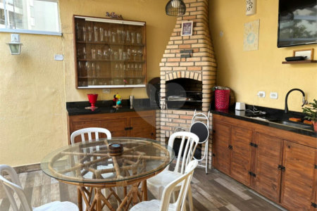 Casa à venda com 3 quartos, sendo 1 suíte, no condomínio Villagio Vicino, São Paulo - SP