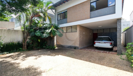 Casa à venda com 4 quartos, sendo 1 suíte,  em Jardim Novo Mundo, São Paulo, SP