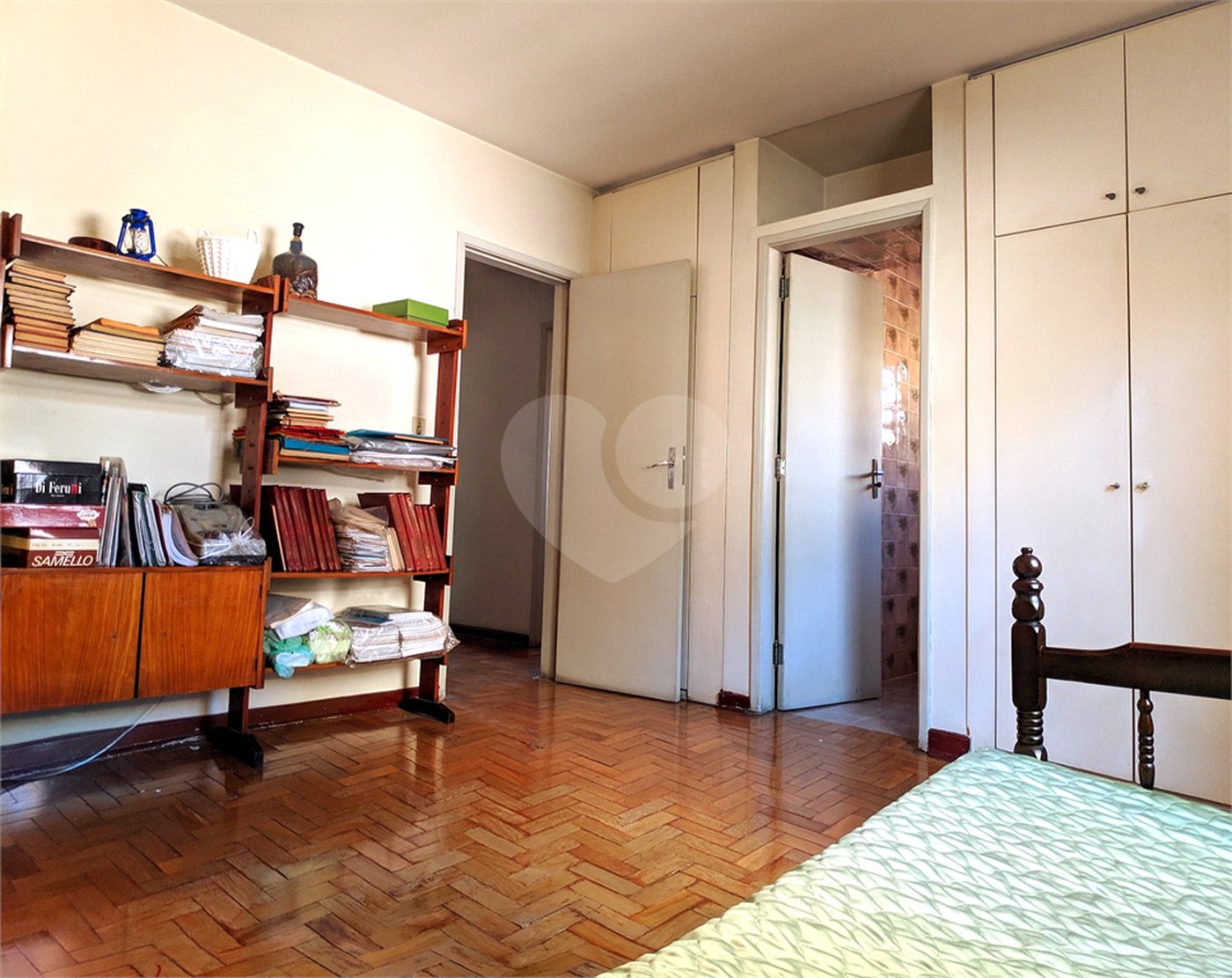 Sobrado à venda com 5 quartos, sendo 1 suíte,  em Vila Nova Conceição, São Paulo, SP