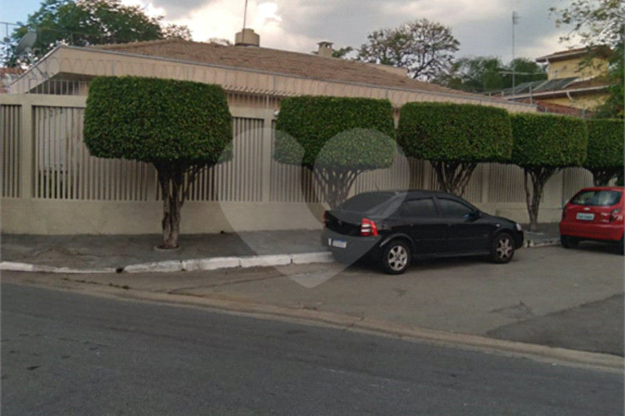 Casa Térrea à venda com 3 quartos, sendo 1 suíte, em Vila Galvão, Guarulhos, SP