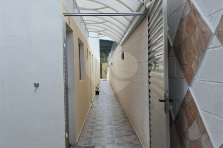 Casa à venda com 2 quartos no condomínio Residencial Cristal Lll, Mogi das Cruzes - SP
