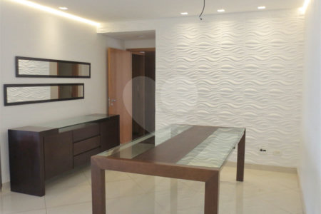 Apartamento à venda com 4 quartos, sendo 1 suíte, em Chácara Inglesa, São Paulo, SP