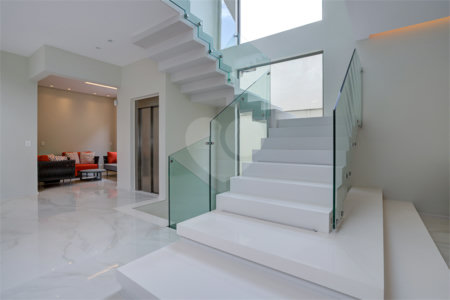 Casa à venda com 5 suítes em Jardim Cordeiro, São Paulo, SP